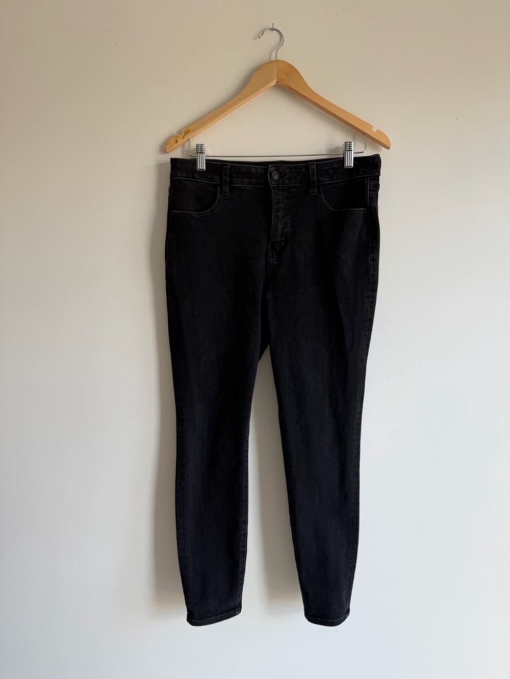 American Eagle Black High Rise Jegging | Dream Stretch | Size 14 | Faded Wash